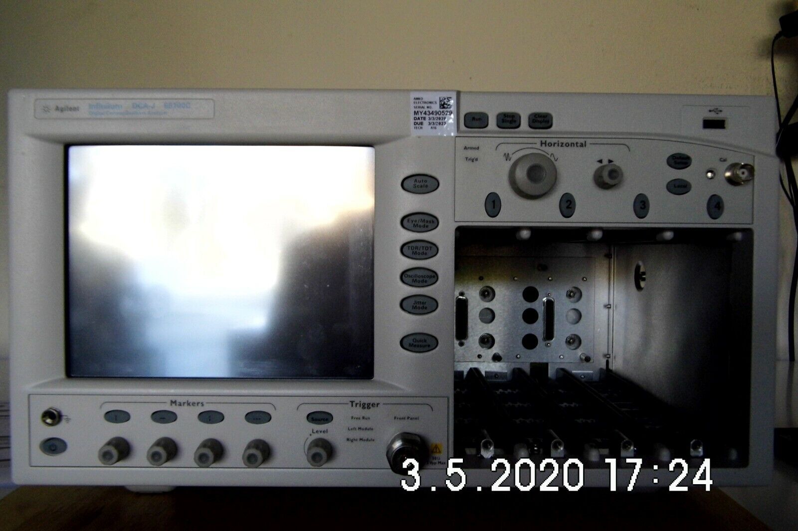 Agilent 86100C Infiniium DCA-J Oscilloscope Mainframe 001,100 NIST calibrated Agilent 86100C Infiniium DCA-J Oscilloscope Mainframe 001,100 NIST calibrated